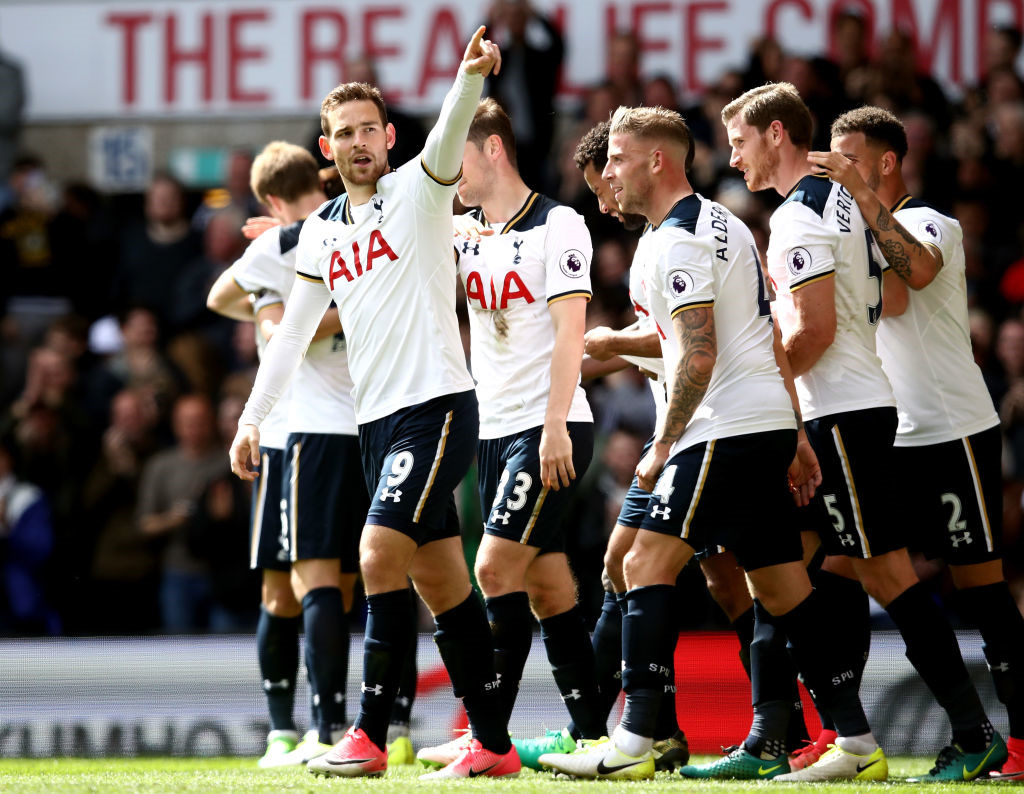 Tottenham vươn lên dành Top 5 trước Chealse